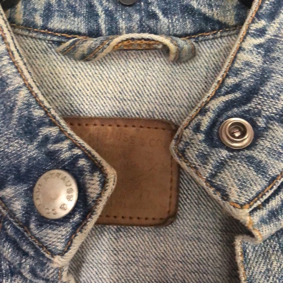 VINTAGE Levi Strauss Blue Denim Jacket - LIKE NEW - Picture 16 of 17
